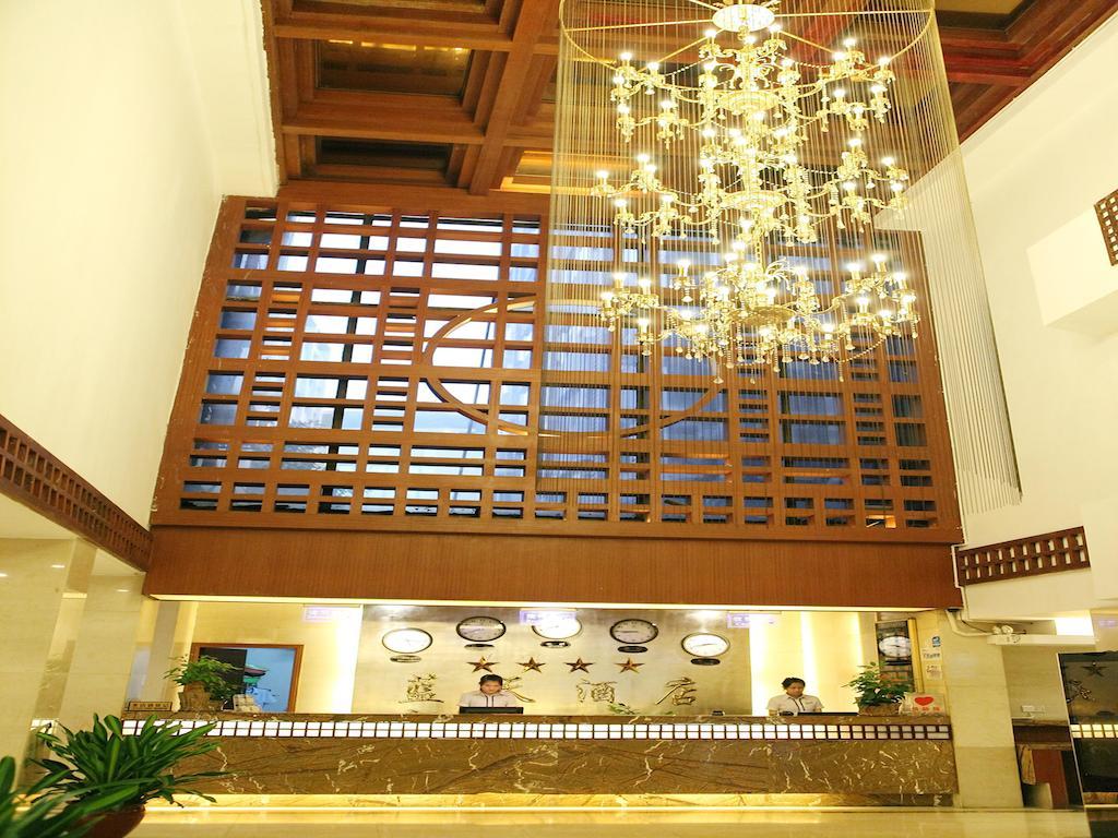 Bluesky Hotel Guangzhou Bagian luar foto