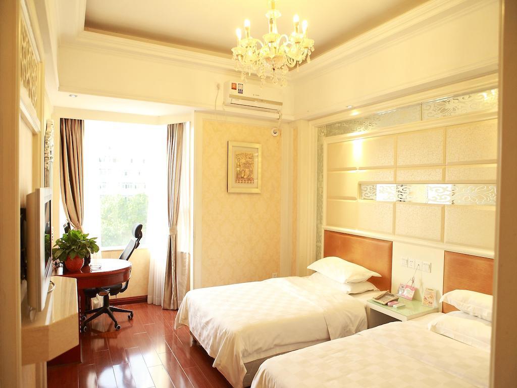Bluesky Hotel Guangzhou Bagian luar foto