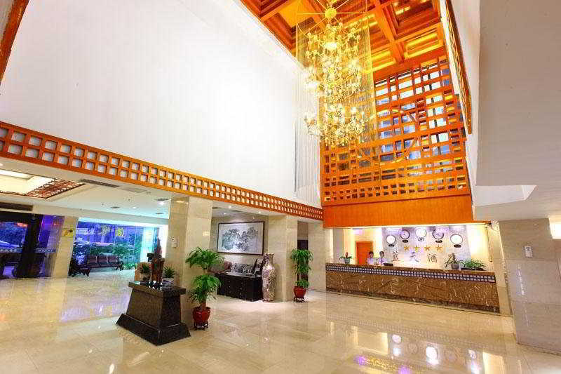 Bluesky Hotel Guangzhou Bagian luar foto