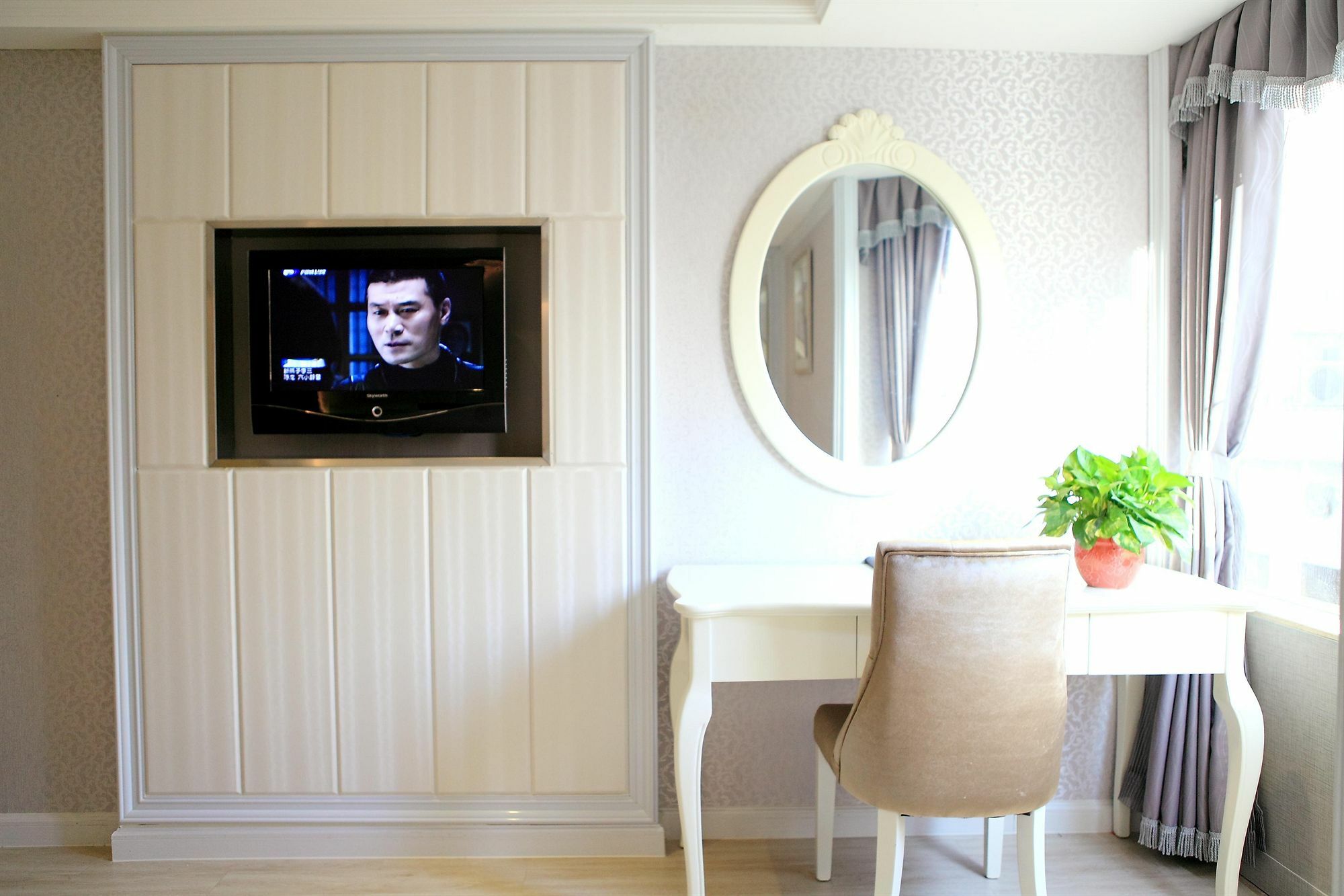 Bluesky Hotel Guangzhou Bagian luar foto